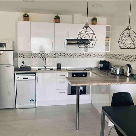 Capistrano Breeze - Luxury Coastal Apartment In Capistrano Village, Nerja