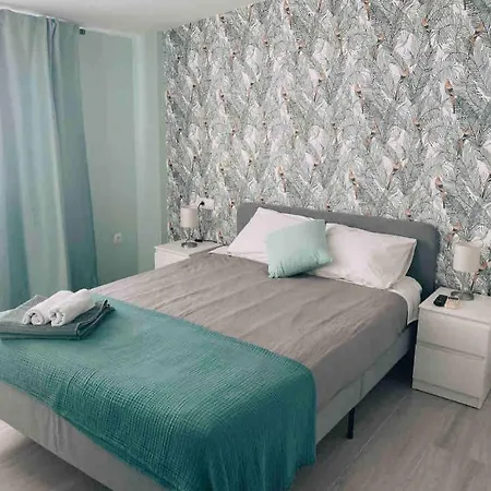 Capistrano Breeze - Luxury Coastal Apartment In Capistrano Village, Nerja *