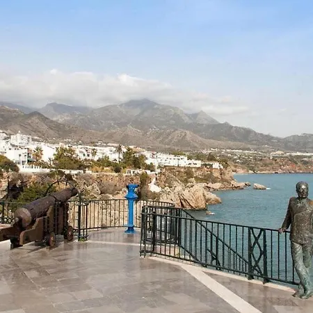 Capistrano Breeze - Luxury Coastal Apartment In Capistrano Village, Nerja Appartement *